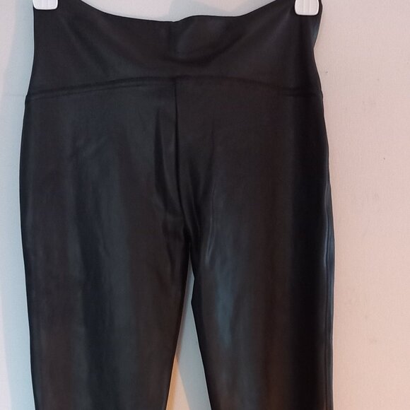 SPANX M petite matte leather look leggings - Picture 2 of 5